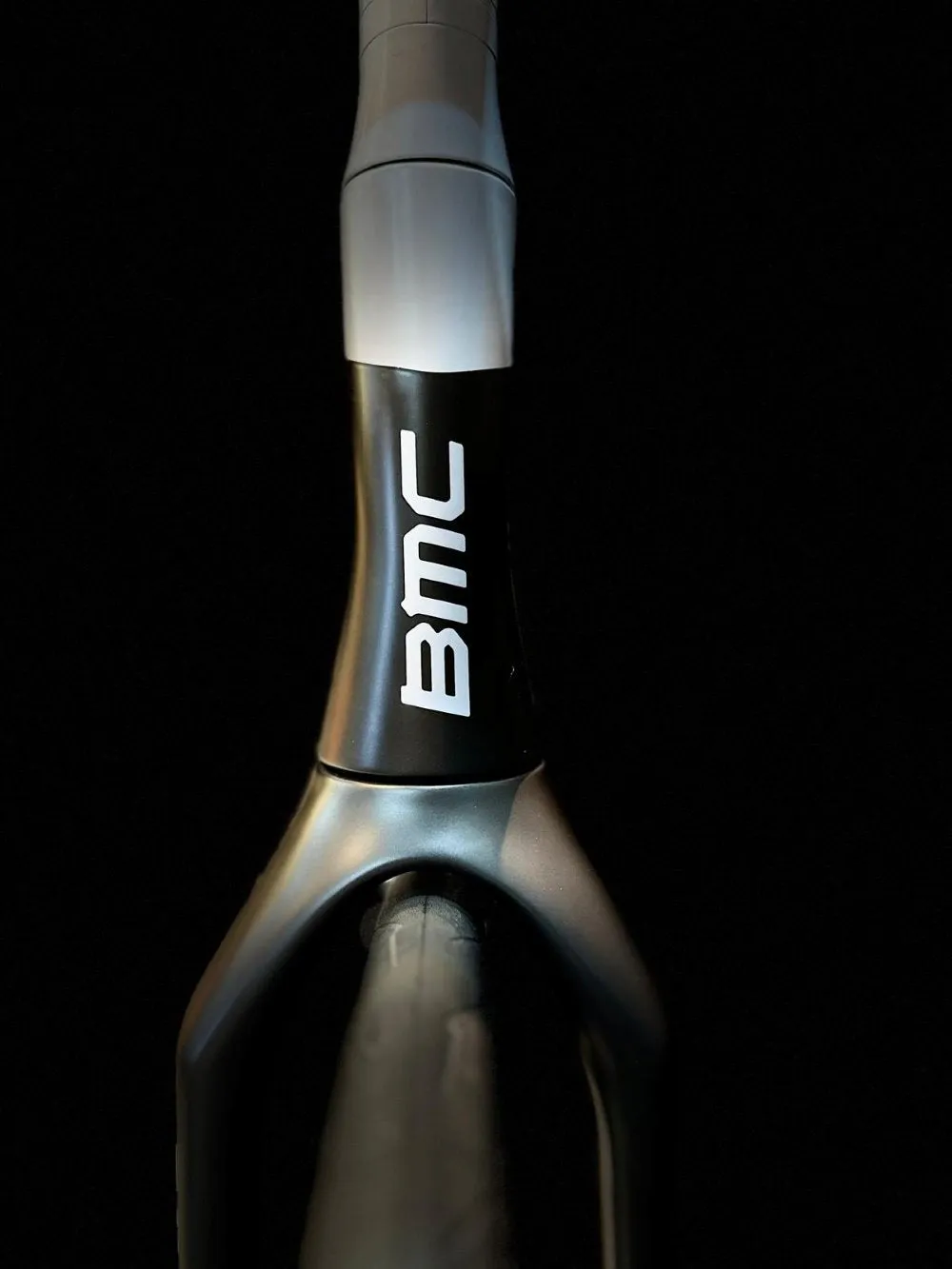 BMC Teammachine R 01 ROAD BIKE  CARBON BLACK / COOL WHITE