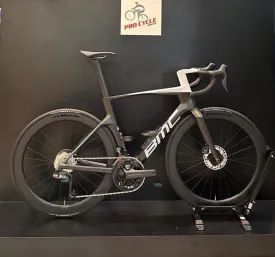 BMC Teammachine R 01 ROAD BIKE  CARBON BLACK / COOL WHITE